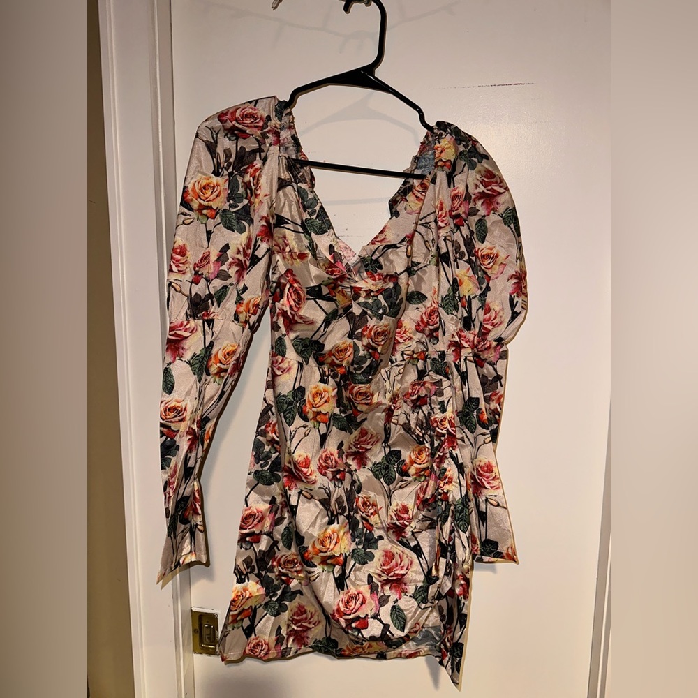 Brand new floral dress from Pretty Little Thing.